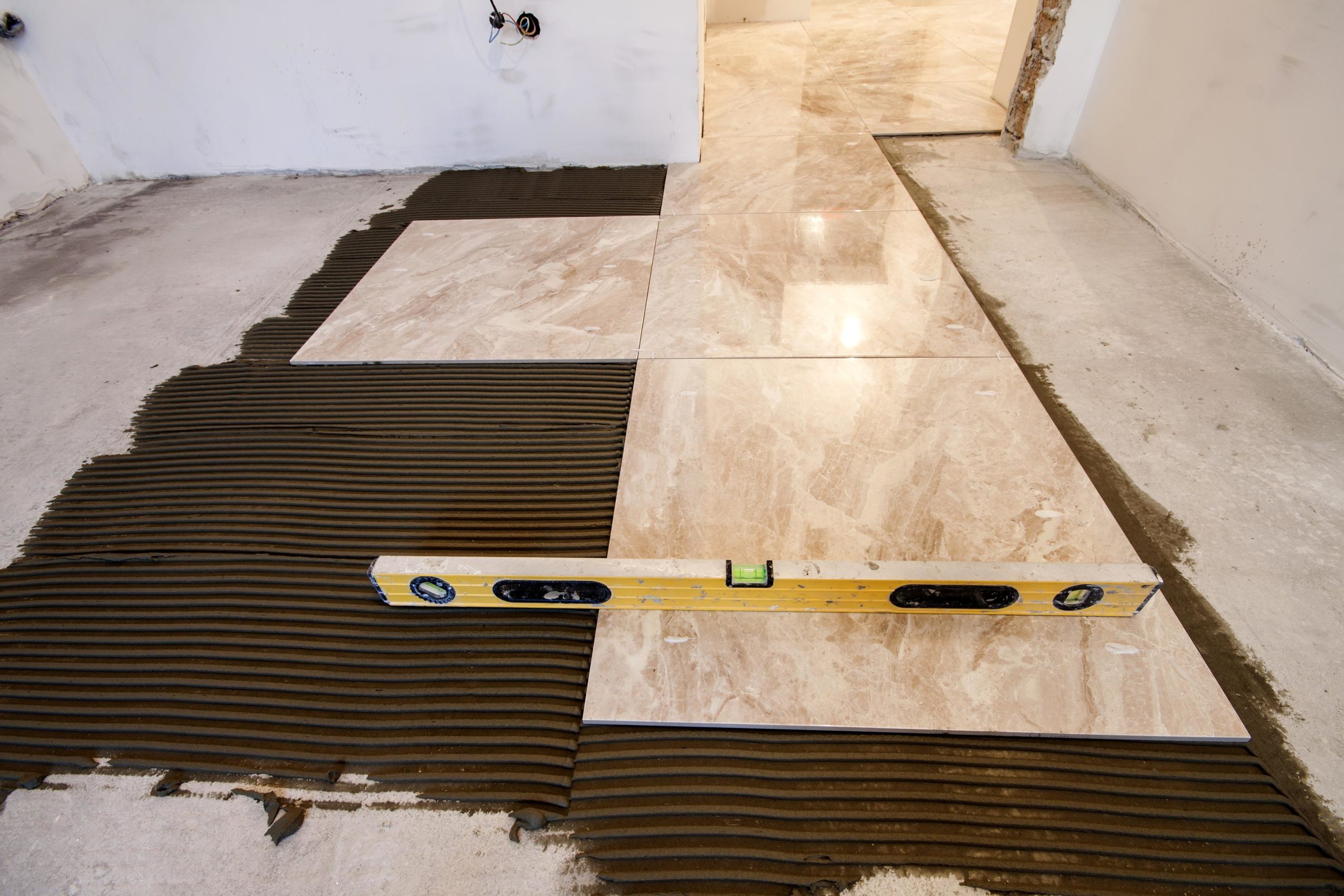 Instalación de pavimentos, azulejos y revestimientos interiores en vila-real